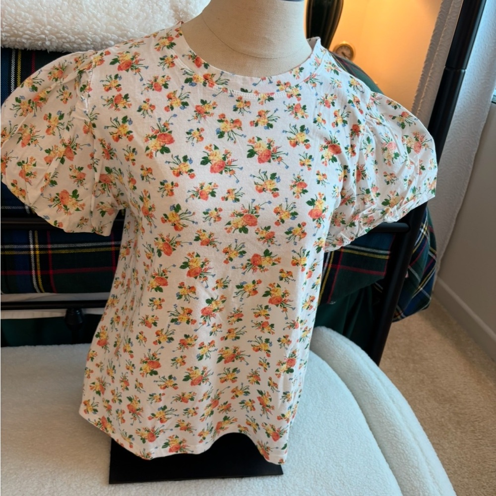 Adorable Tee from Industry (republic clothing) with puffy, lined sleeves